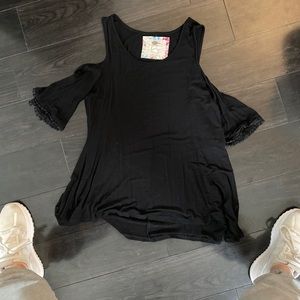 Women’s black cut out shoulder top w detail on arm